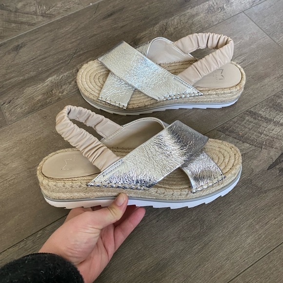 Marc Fisher LTD Pella Espadrille Platform Sandal Metallic Silver 7 - Picture 1 of 8